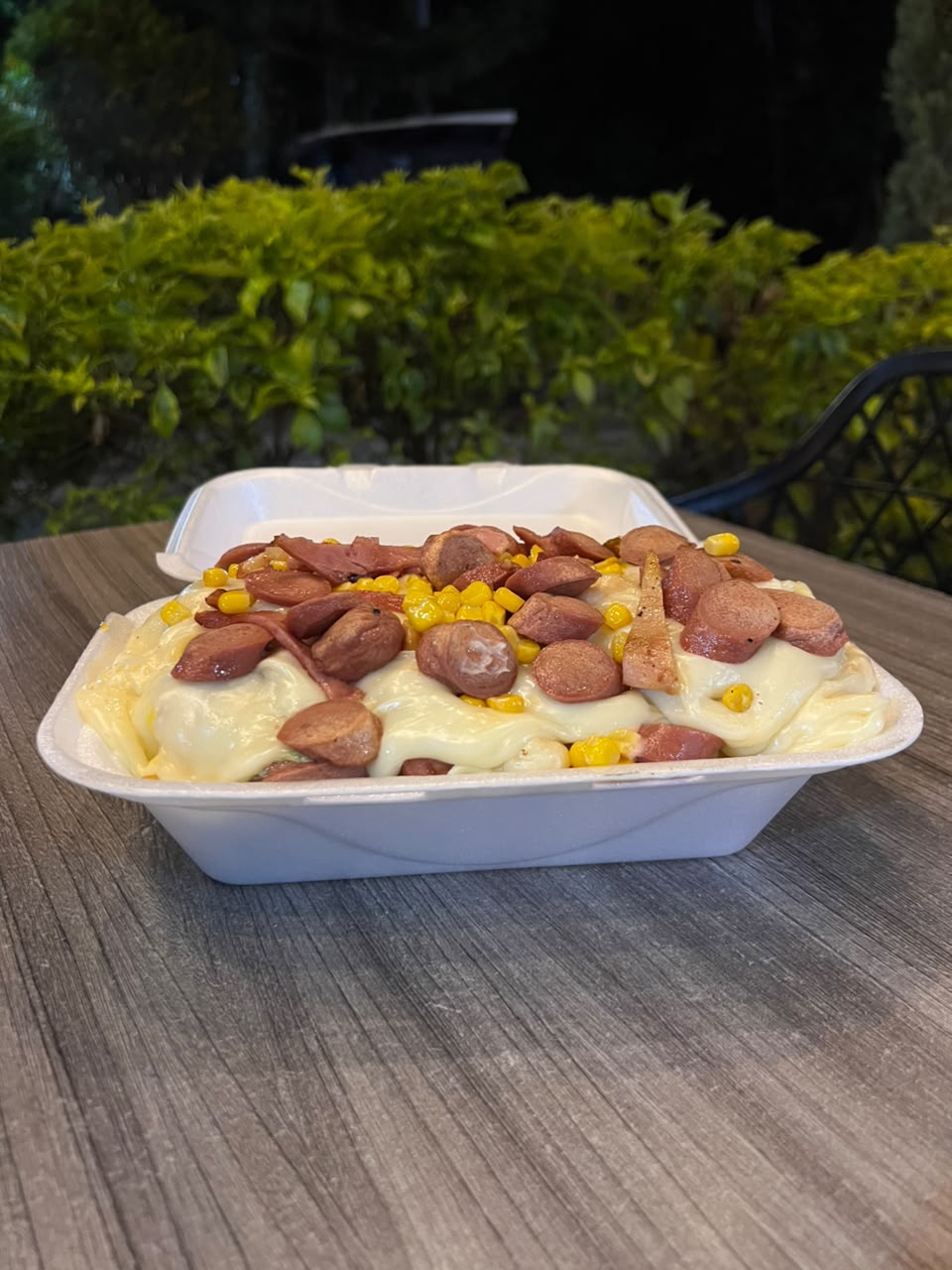 Salchipapa Quesuda Desgranada